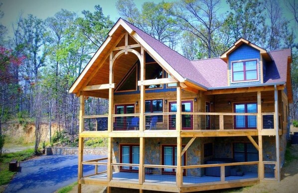 Exterior - Five Bears Den - Views from EVERY room (Gatlinburg)