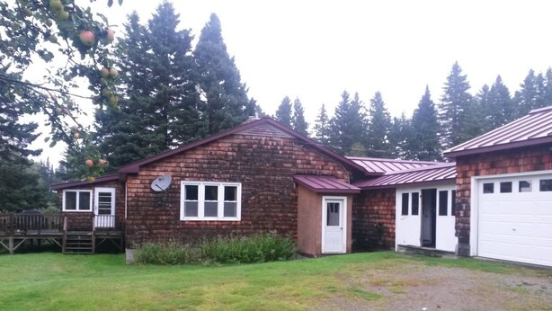 Exterior - Linehan's (Rangeley)