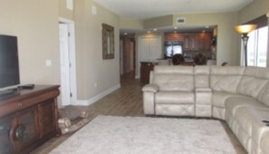 Room | Living area