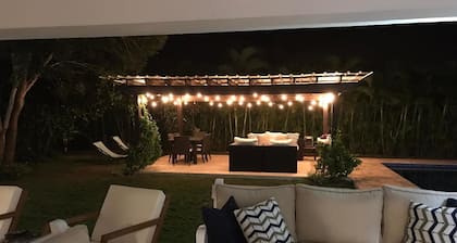 Villa in Metro Country Club