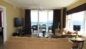 Room | Living area