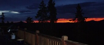 Sunrise Lodge
