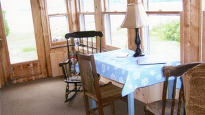 Room | In-room dining - Wickiup (Rangeley)