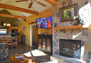 Kamar | Area keluarga | TV