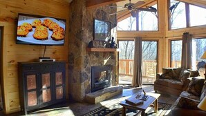 Room | Living room - A Honeybear Hideaway (Gatlinburg)