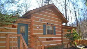 Property entrance - A Honeybear Hideaway (Gatlinburg)
