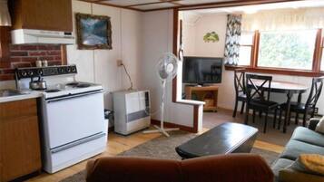 Phòng | Khu phòng khách | TV, đầu đĩa DVD