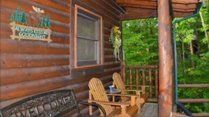 Room | Balcony - Always Kiss Me Goodnight (Sevierville)