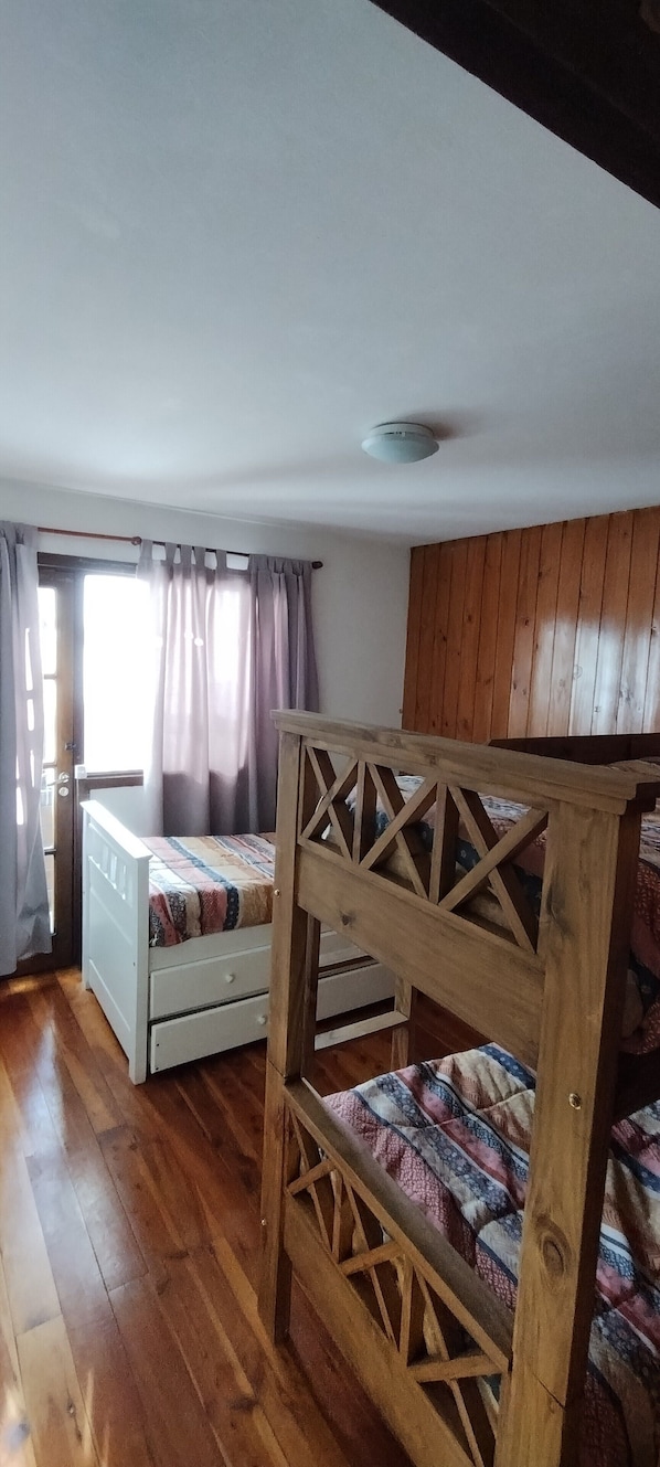 Apartament familiar, 2 dormitoris | 2 dormitoris, mobiliari individual, llits addicionals i wifi gratuïta