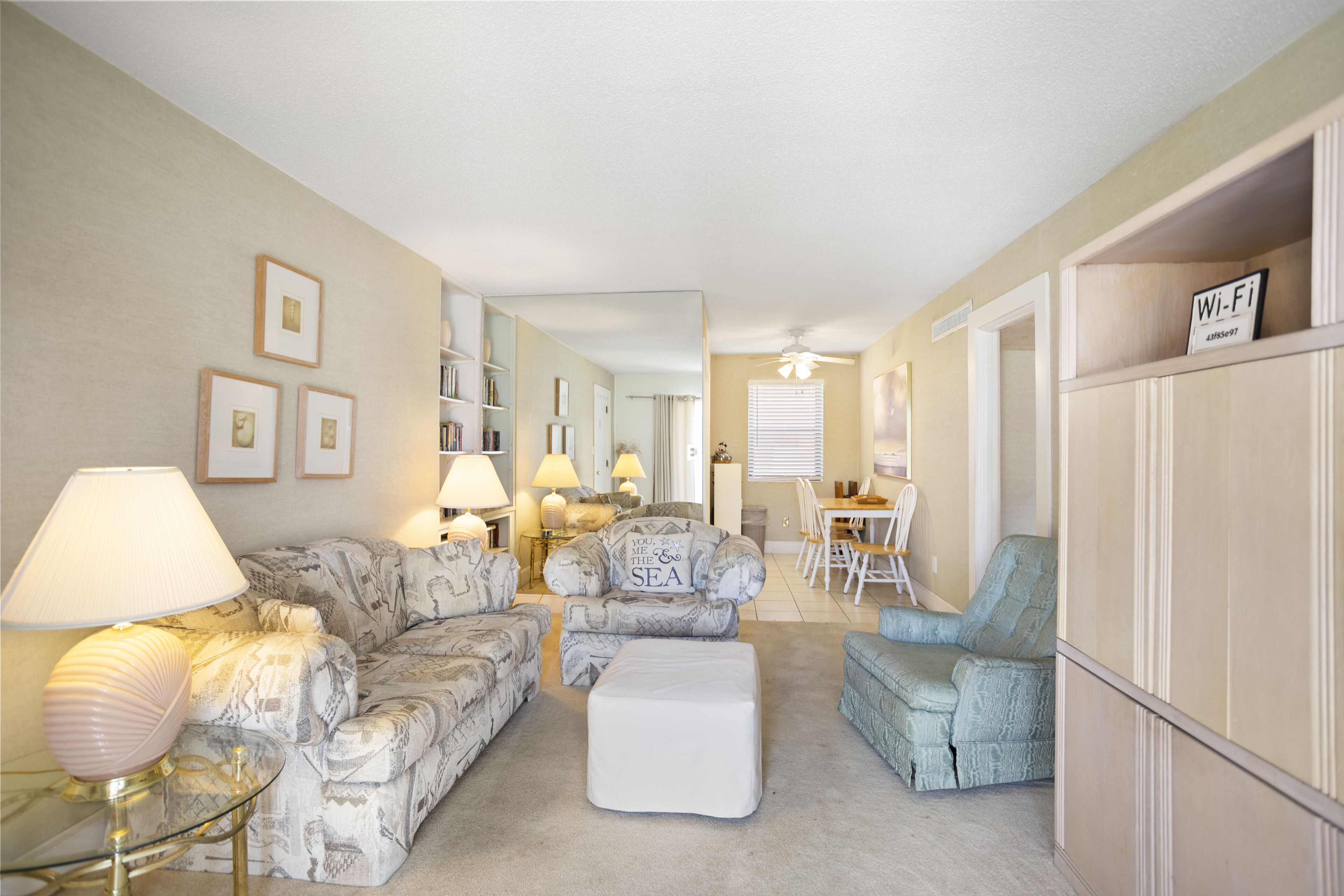Gulf Winds Ground-floor 2br  Courtyard Patio With Gulf View & Budget-friendly Comfort - St. Pete Beach, FL