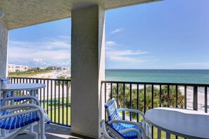 Outdoor dining - 🌊 Caprice Resort Unit #307 – Corner Unit Elegance with Gulf Views (St Pete Beach)