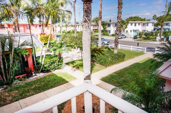 Property grounds - Gulf Winds 508 | Affordable Studio on Upham Beach (ST PETE BEACH)