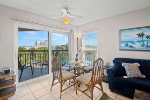 TV, DVD player, stereo - 🌅 Prime View Condo — Gulf Strand Resort, St. Pete Beach (St Pete Beach)