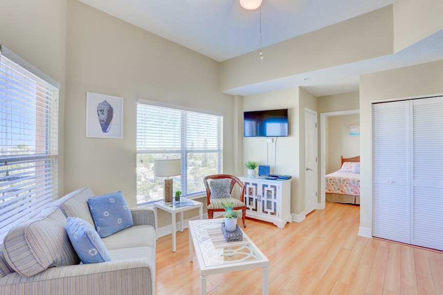 Madeira Bay Resort 611 - Madeira Beach, FL