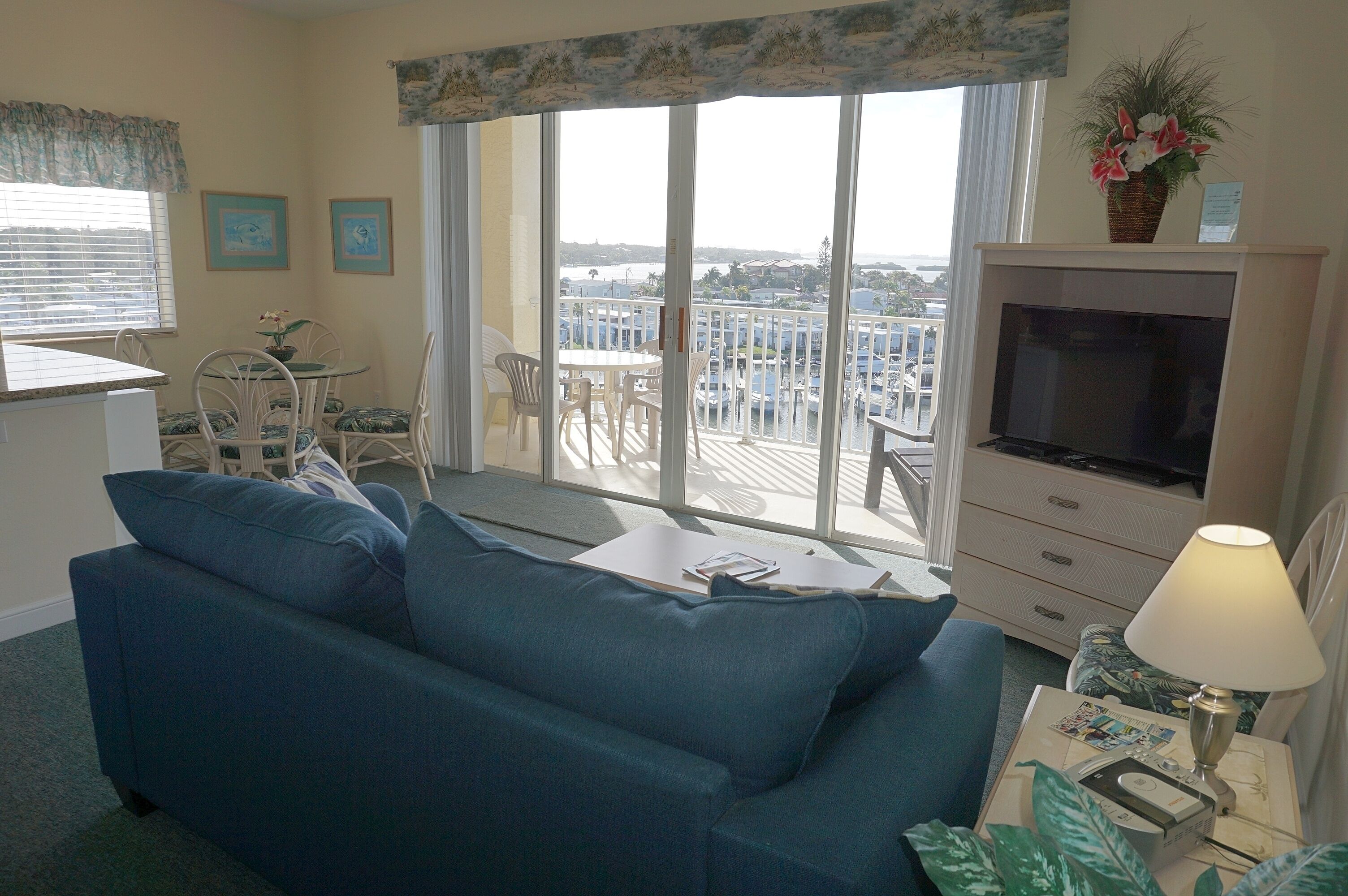 Boca Ciega Resort 420 Waterfront w/Huge Pool Deck and Community Dock
