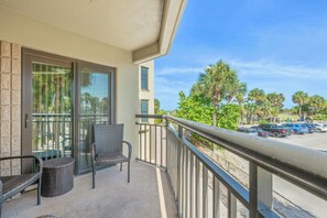 Property grounds - 🌿 Select View Condo at Gulf Strand Resort — St. Pete Beach (St Pete Beach)