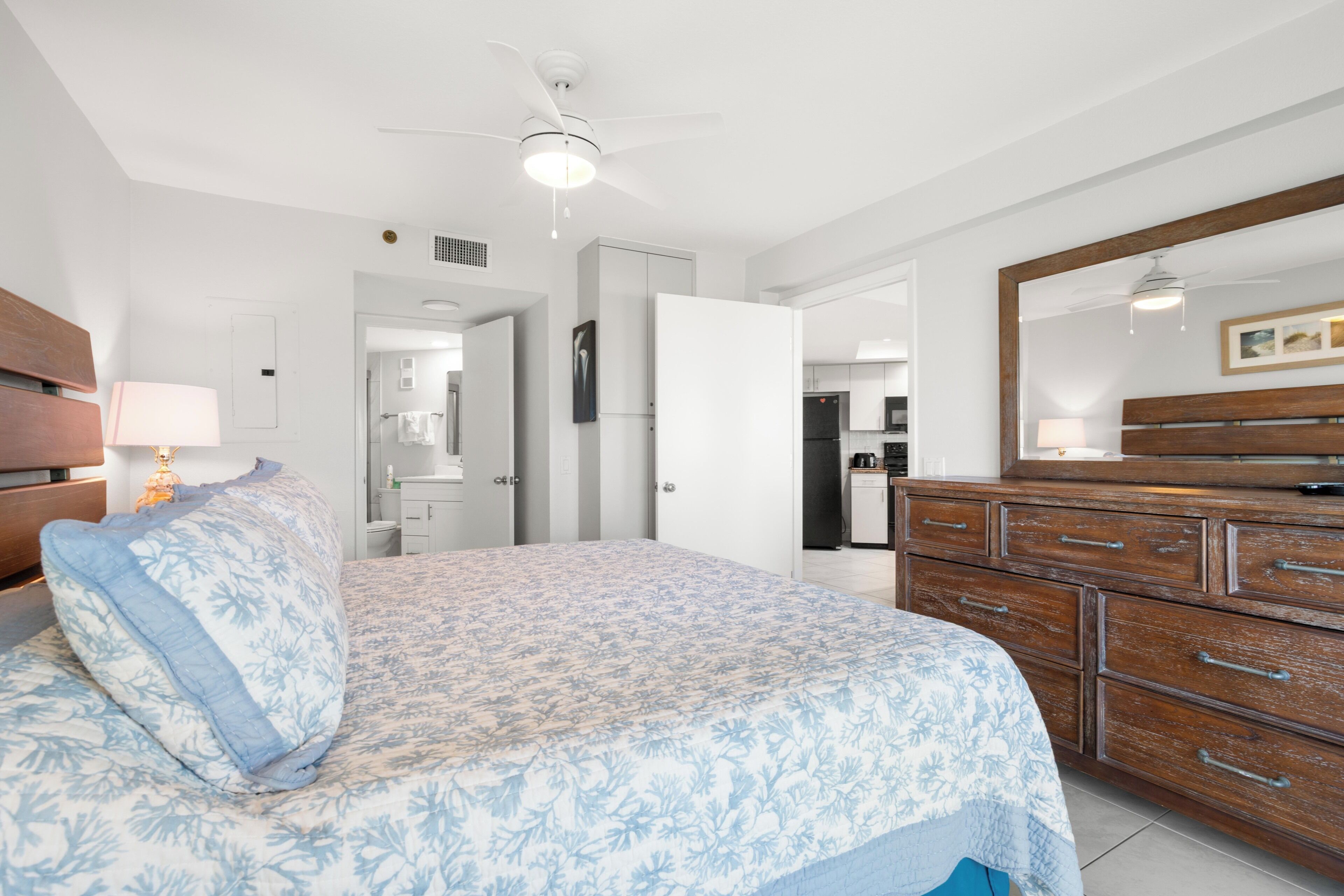 Gulf Strand Resort 302 1br 2ba - St. Pete Beach, FL