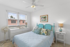 2 makuuhuonetta, silitysrauta/-lauta, ilmainen Wi-Fi, vuodevaatteet