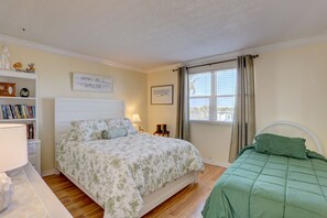 2 makuuhuonetta, silitysrauta/-lauta, ilmainen Wi-Fi, vuodevaatteet