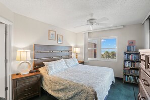 1 slaapkamer, een strijkplank/strijkijzer, gratis wifi, beddengoed