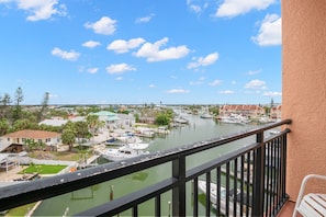 Property grounds - Madeira Bay Resort #505 – Spacious 3-Bedroom Condo with Dual Balconies & Marina Views (Madeira Beach)