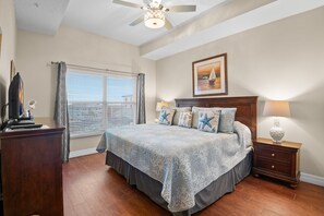 2 makuuhuonetta, silitysrauta/-lauta, ilmainen Wi-Fi, vuodevaatteet