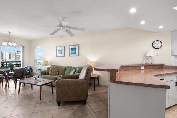 TV, DVD player - 🌅 Prime View Condo — Gulf Strand Resort, St. Pete Beach (St Pete Beach)