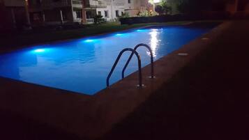 11 kolam renang outdoor