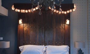 4 bedrooms, iron/ironing board, travel crib, free WiFi