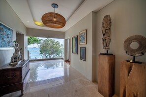 Interior - Villa Cocoa Maya: Beautiful large villa steps from the beach (Candidasa)