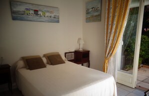 4 makuuhuonetta, silitysrauta/-lauta, ilmainen Wi-Fi