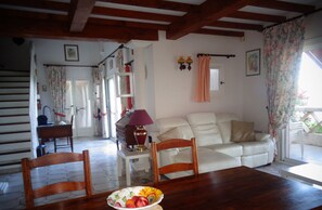 Televisión, libros, estéreo
