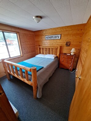 2 bedrooms, WiFi, bed sheets - Cottage 3 is great for family , & fishing on Lake Osakis! (Osakis)
