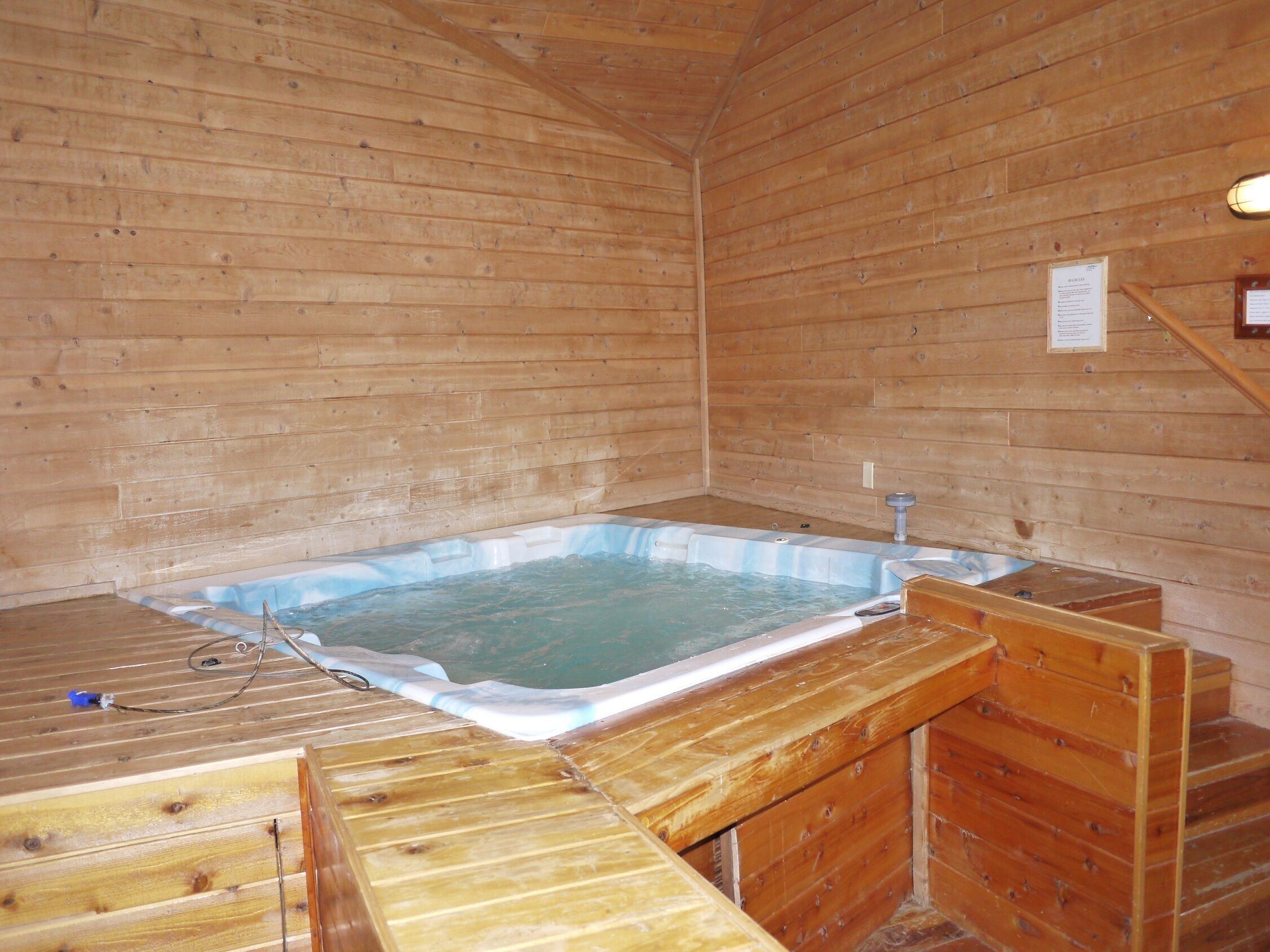 Walk to ski resort: Indoor Jacuzzi, Sauna, Huge Game Room