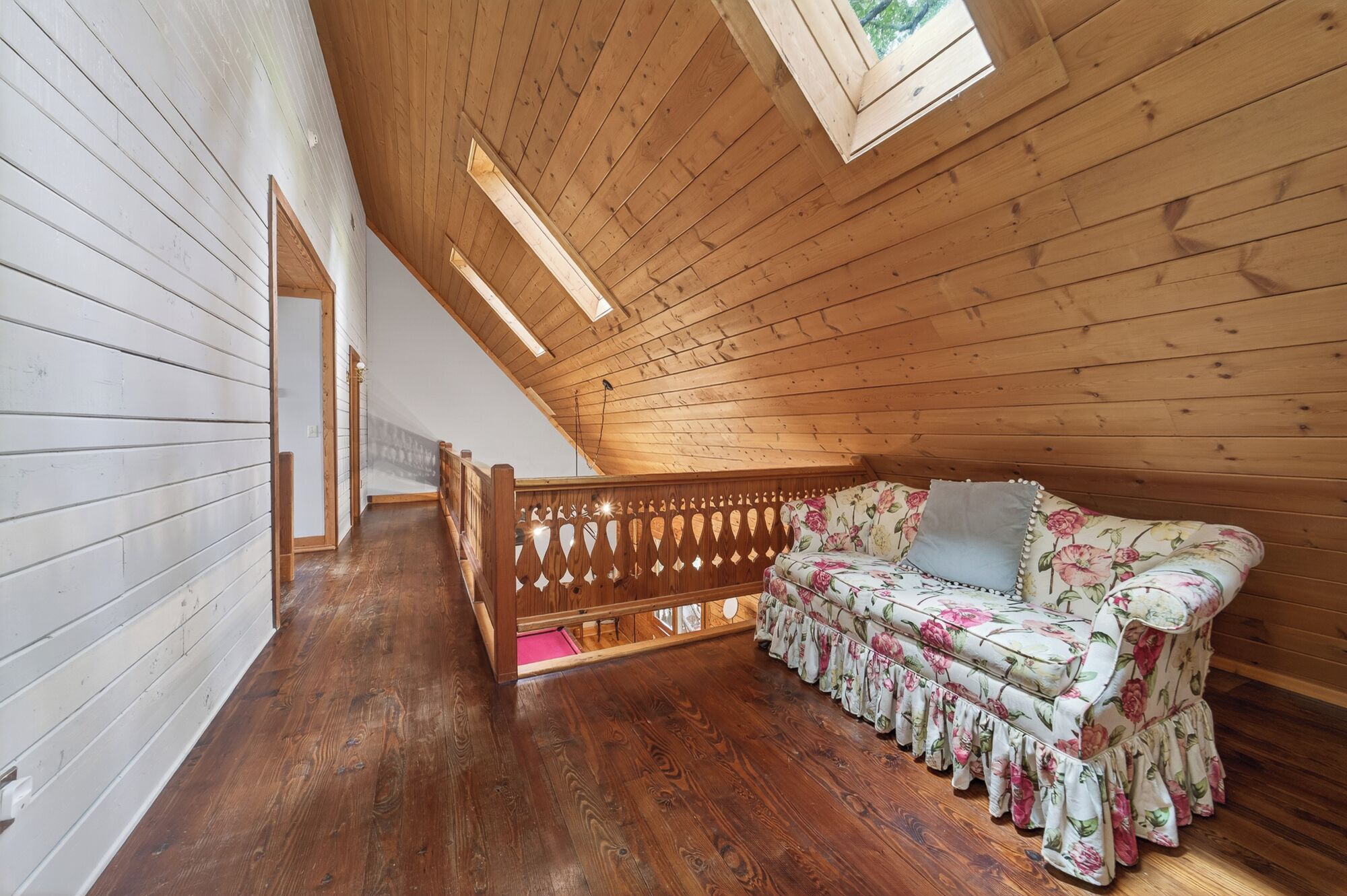 Queens Cove Cottage - Log Cabin W Private Dock - Lake Norman Vacation Rental - Lake Norman, NC