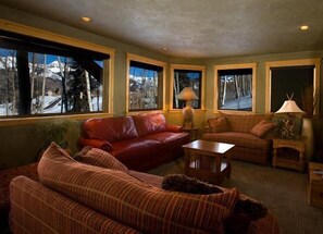 Smart-TV, peis og kontorer