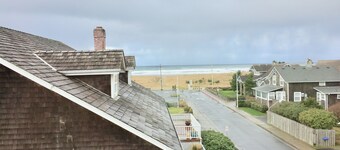 STEPS to the Beach! 