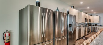 HUGE POOL, STOCKED GAME ROOM, SLEEPS 50, 1 min WALK TO BEACH, INCREDIBLE VIEWS!!