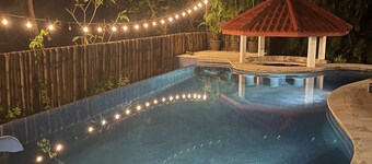 Relaxing Carrillo Bay-Walk to Beach, Restaurants,  3-7 bdrms great for families.
