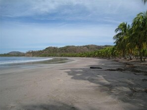 Sun loungers, beach towels - Relaxing Carrillo Bay-Walk to Beach, Restaurants,  3-7 bdrms great for families. (Carillo)