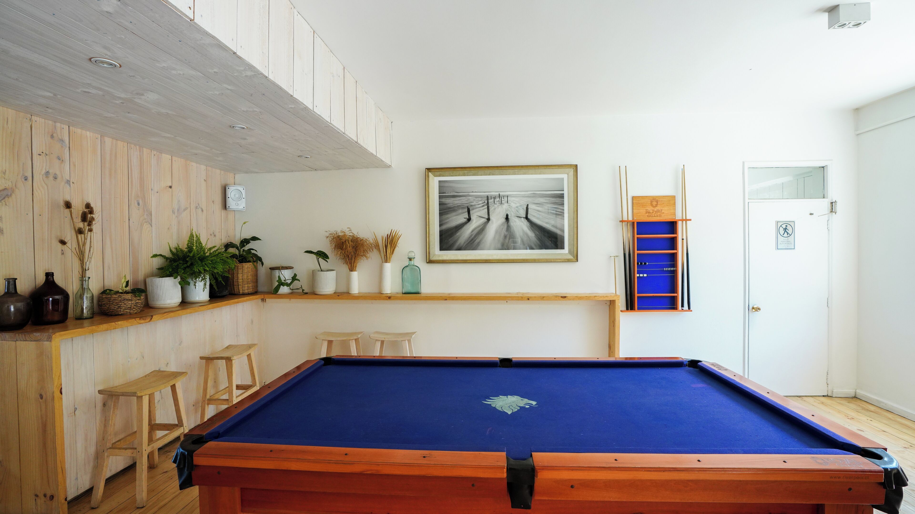 43-inch tv with cable channels