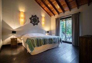 Standard Room | Free WiFi, bed sheets