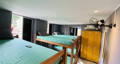 Reef Hostel & Pousada