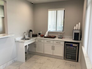 Breakfast area - Palace Inn Conroe (Conroe)