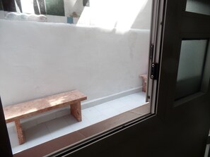 Habitación cuádruple estándar, 2 camas matrimoniales, para no fumadores | Muebles diferentes, ropa de cama y acceso para silla de ruedas 