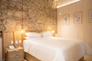 Premium bedding, minibar, in-room safe, blackout drapes - Hotel Casa La Mantilla by Faranda Boutique (Cartagena)