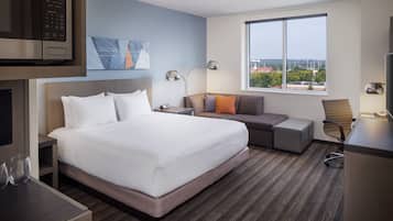 Room, 1 King Bed | Blackout drapes, iron/ironing board, free WiFi, bed sheets