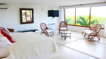 Phòng Suite Elite, quang cảnh bãi biển | 13 phòng ngủ, két bảo mật tại phòng, bàn, bàn ủi/dụng cụ ủi quần áo