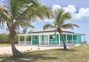 Front of property - Kooters Vacation Rentals (Cartwright)