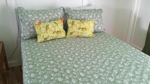Comfort Suite, 2 Double Beds, Non Smoking, Sea View | Premium bedding, pillowtop beds, individually decorated - Kooters Vacation Rentals (Cartwright)